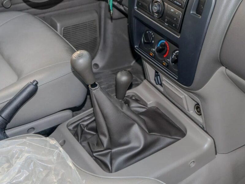 2020 Nissan Patrol Pickup Nissan Patrol 4.8L 6 Cylinder Engine White Grey