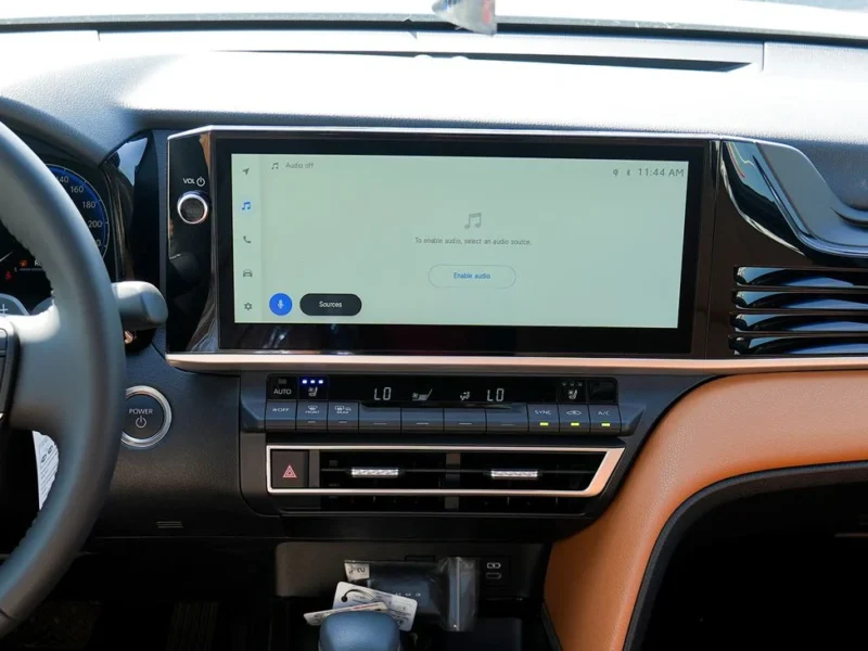 2025 Toyota Camry Hybrid 4 Cylinder Engine Sedan White Tan GCC