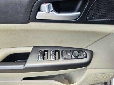 2021 Kia Sportage 2.4L Petrol Full Option 2.4L Engine Silver Beige