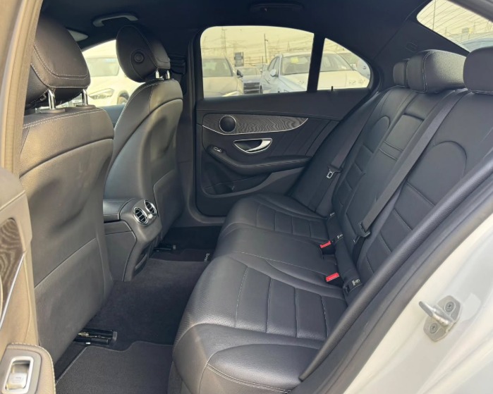 2016 MERCEDES-BENZ C200 V4 AUCTION GRADE 4.5/B