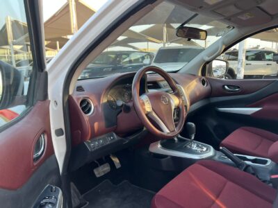 2020 Nissan Navara 4X4 Full Automatic White GCC