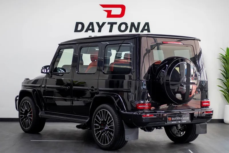 2025 Mercedes-Benz G-Class G 63 AMG Carbon Fiber V8 4.0L Black Red