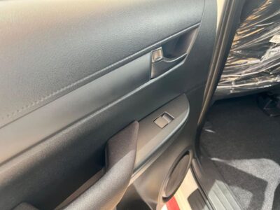 Toyota Hilux TOYOTA HILUX 2.4L 2WD MODEL 2025 White Black