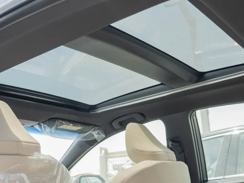 Toyota Camry 2025 Toyota Camry LE 2.5L AT Hybrid Silver Beige Sedan