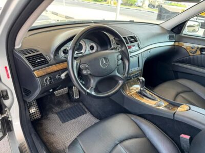 2007 Mercedes-Benz E-Class E 550 Silver Black in Perfect Condition