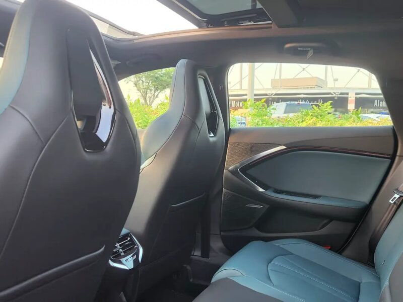 2024 MG MG7 Elegance 1.5 Turbo Full option 4-Cylinders Engine White Green