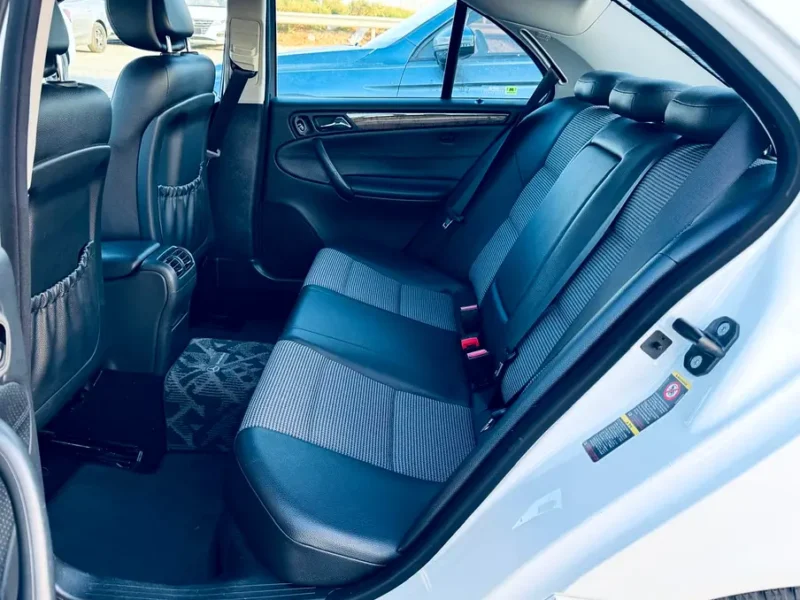 2006 Mercedes-Benz C-Class C280 V6 SUPER CLEAN CAR White Black