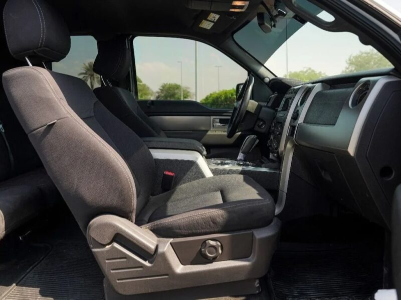 Ford Raptor SVT F-150 6.2L V8 2013 Perfect Condition White Black