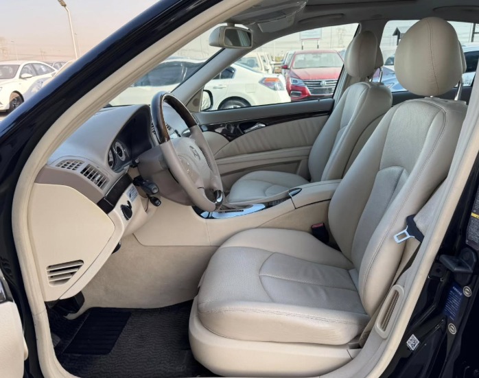 Mercedes Benz E320 3.2-liter V6 Petrol Engine 2004 Black Beige