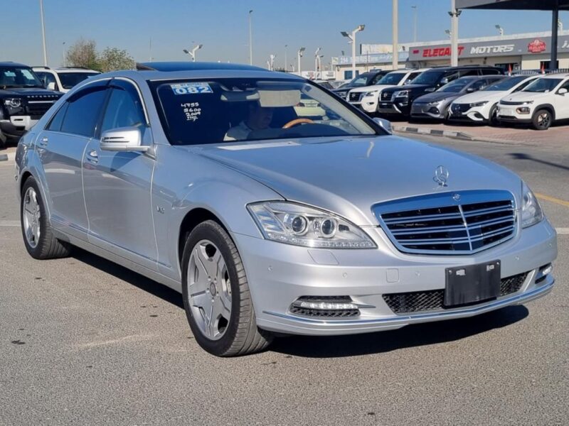 MERCEDES-BENZ S 600 2009 5.5-liter twin-turbo V12 Engine Silver Black