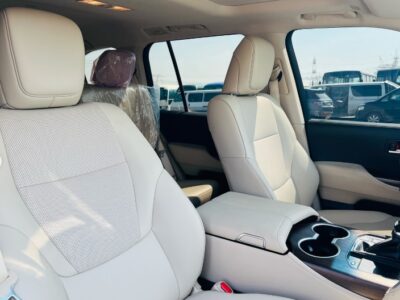 2022 TOYOTA LAND CRUISER White CHASSIS GUARANTEE