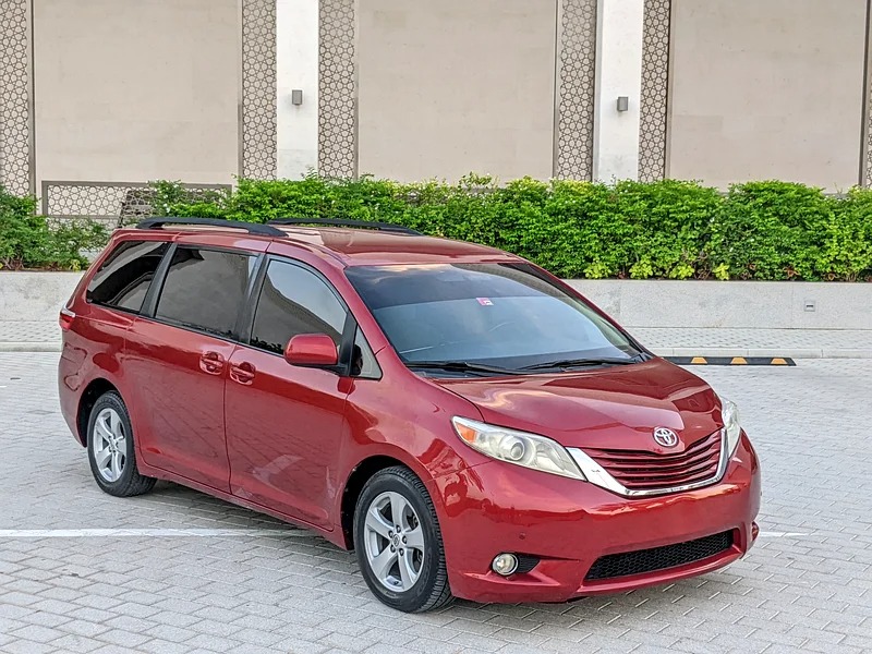 2015 Toyota Sienna LE Mid Option in Perfect Condition Red Beige