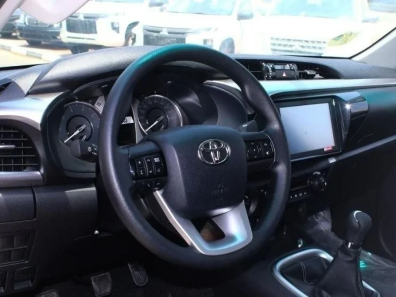 2025 Toyota Hilux 2.4L Diesel MT 4 Cylinder Engine White Black