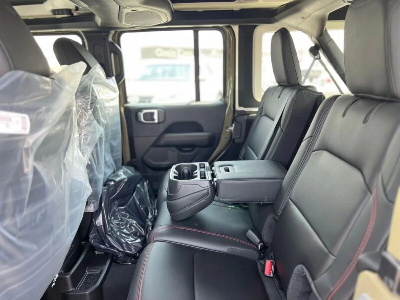 2025 Jeep Wrangler Rubicon 2.0T Black GCC Specifications