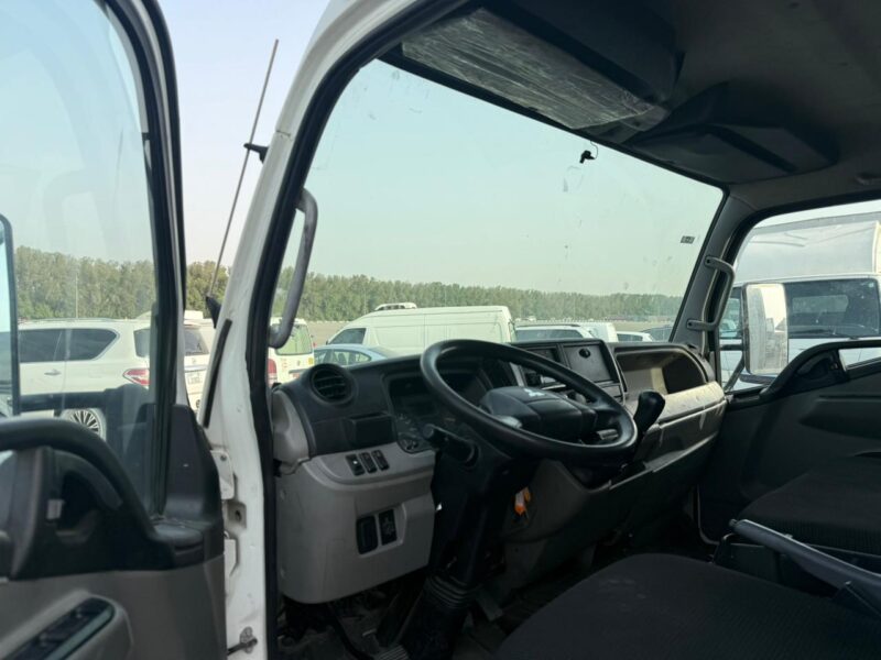 White 2019 Mitsubishi Canter, 18 FT, Water Shutter Diesel