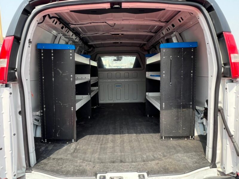 2019 Chevrolet Express Van Automatic V8 White Beige