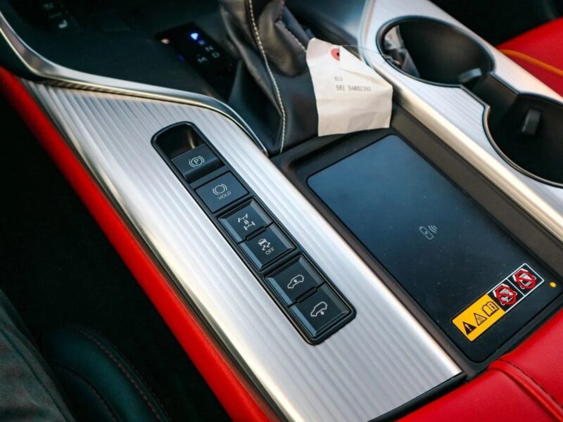 Lexus LX 600 F-Sport 3.5L 2025 Lexus LX 600 F-Sport Silver Red GCC Specs