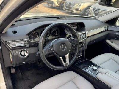 2013 Mercedes-Benz E350 V6 Very Clean Car