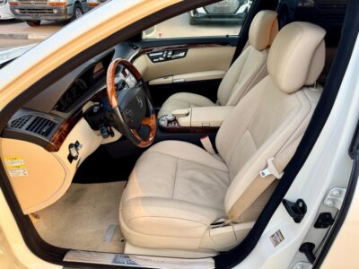 2007 Mercedes-Benz S 550 5.5-liter 8 Cylinder V8 Engine White Beige
