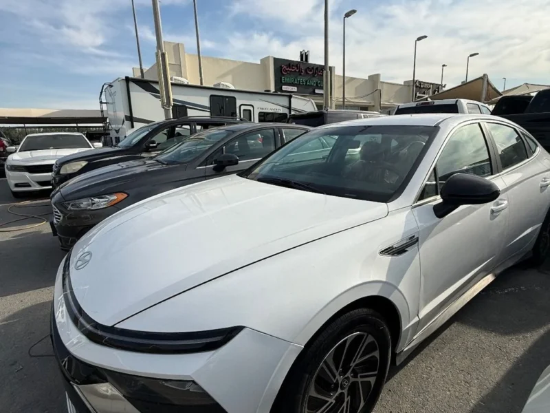 2024 Hyundai Sonata GL 2.5L GCC Specs White Red Sedan FWD