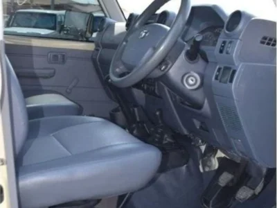 Toyota Land Cruiser Pick Up 4.5L 8 Cylinder 2017 4WD Diesel Manual Beige Grey