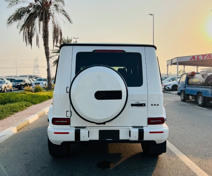 2020 MERCEDES BENZ G 63 AMG 4.0-liter V8 biturbo Engine Black White