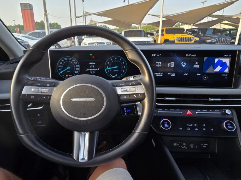 2024 Hyundai Sonata 2.5L Inline-4 Cylinder Engine White Black