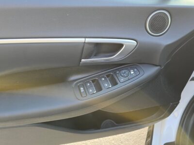 2024 Hyundai Sonata 2.5L Inline-4 Cylinder Engine White Black