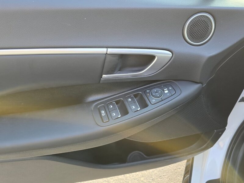2024 Hyundai Sonata 2.5L Inline-4 Cylinder Engine White Black