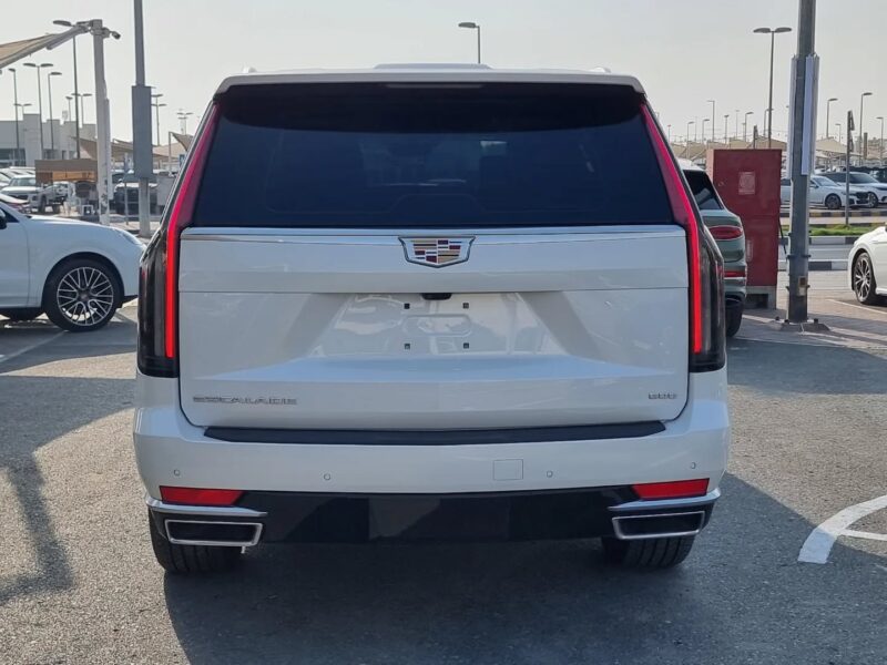 2021 Cadillac Escalade 6.2L V8 Gasoline Engine White Beige