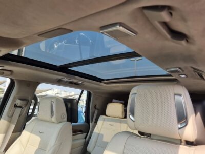 2021 Cadillac Escalade 6.2L V8 Gasoline Engine White Beige