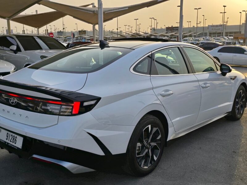 2024 Hyundai Sonata 2.5L Inline-4 Cylinder Engine White Black