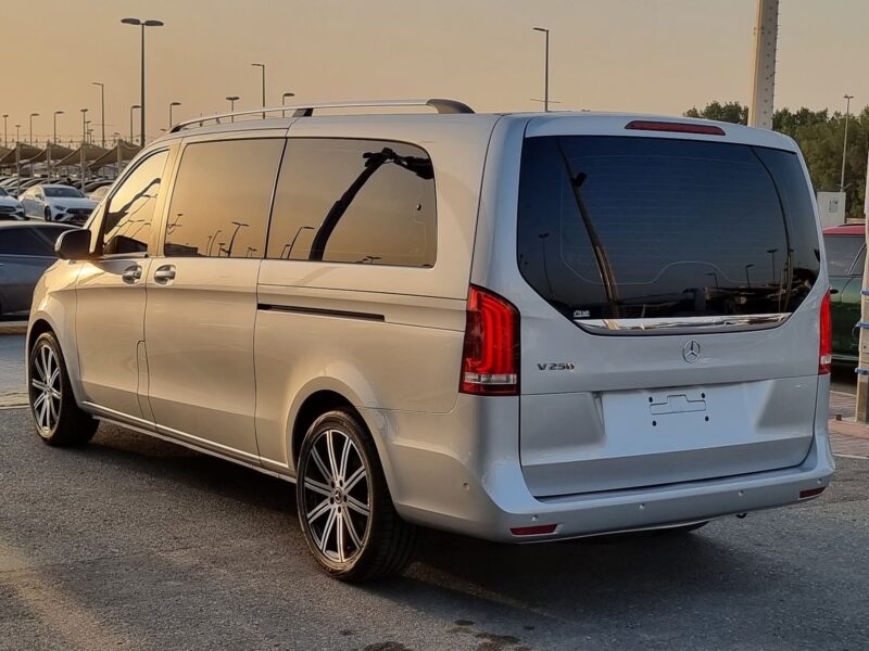 Mercedes-Benz V 250 GCC Specs Luxury Family Van Silver Brown