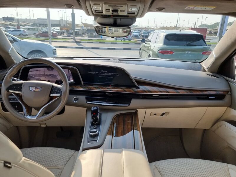 2021 Cadillac Escalade 6.2L V8 Gasoline Engine White Beige