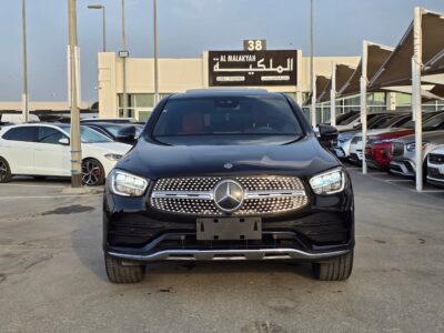 2021 Mercedes-Benz GLC 200 2.0-litre turbocharged4 Engine Black Red