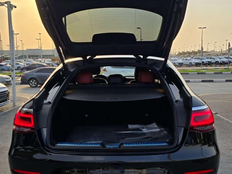 2021 Mercedes-Benz GLC 200 2.0-litre turbocharged4 Engine Black Red