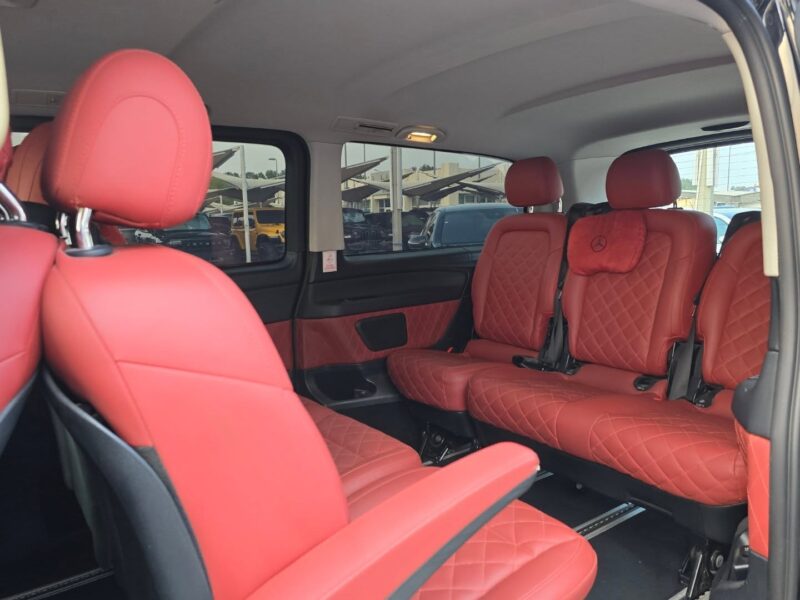 2018 Mercedes-Benz V250 2.0-litre 4 Cylinder Engine Black Red