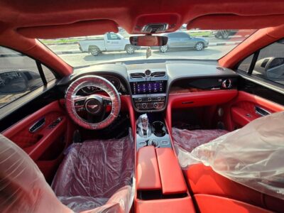 BENTLEY Bentayga V8 Turbo Engine 2023 Silver Red GCC Specs