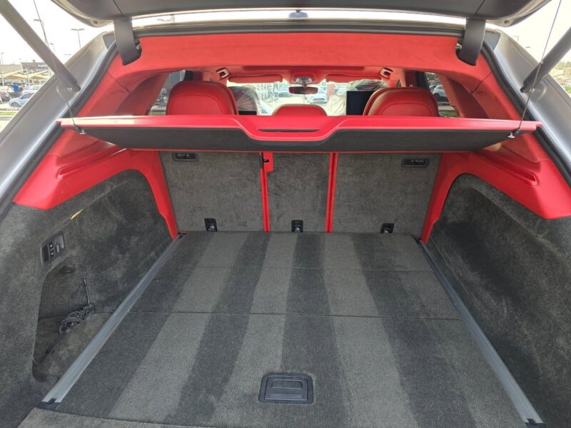 BENTLEY Bentayga V8 Turbo Engine 2023 Silver Red GCC Specs