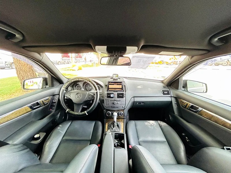 2010 Mercedes-Benz C-Class C300 6 Cylinder Engine Neat & Clean Car Black