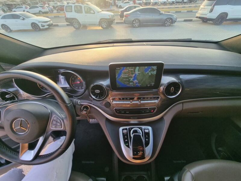 Mercedes-Benz V 250 GCC Specs Luxury Family Van Silver Brown