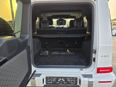 Mercedes-Benz AMG G63 4.0L V8 Biturbo Twin-Turbo 2022 White Black