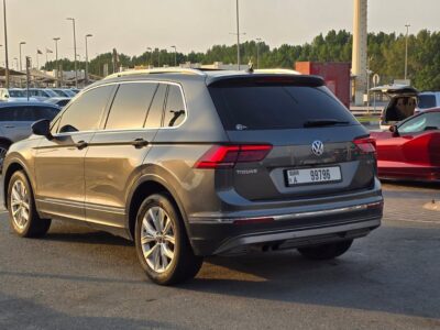 Volkswagen Tiguan 2.0L 4-cylinder turbocharged TSI engine 2020 Grey Orange