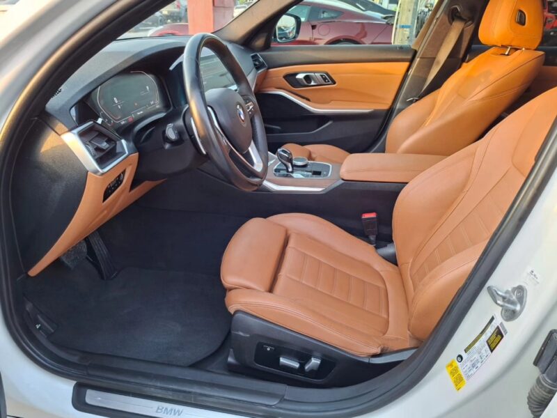 BMW 330i 2.0-liter BMW TwinPower Turbo inline 4-cylinder engine 2022