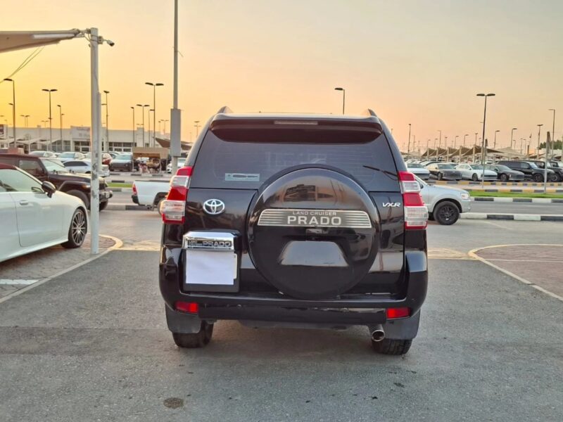 2014 Toyota Prado VXR V6 GCC Specs Black-Beige