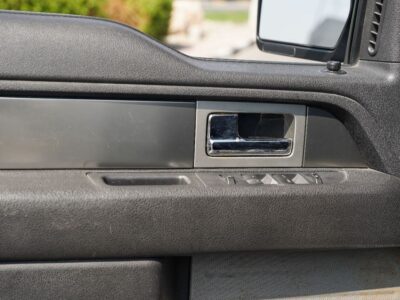 Ford Raptor SVT F-150 6.2L V8 2013 Perfect Condition White Black