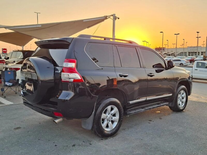 2014 Toyota Prado VXR V6 GCC Specs Black-Beige