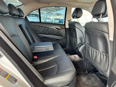 2007 Mercedes-Benz E-Class E 550 Silver Black in Perfect Condition