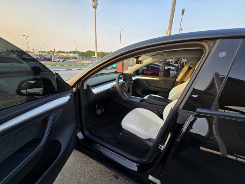 Tesla Model Y 2023 Black GCC Specs RWD