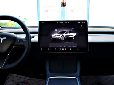 2022 Tesla Model 3 Other 70 - 80 kWh 350 - 450 KM White Black GCC